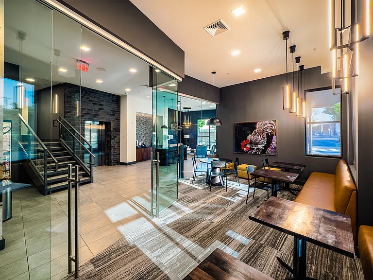 Center Square Lofts West — Photo 26