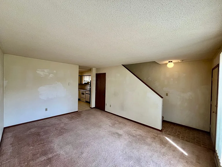 602 Hollywood Dr — Photo 5