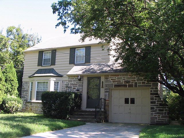 1st image of 21750 Edgecliff Dr