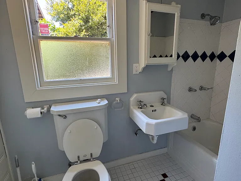2639 Ellsworth St — Photo 4