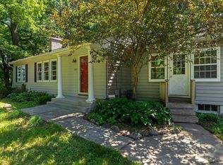 383 Ridgeview Dr, Wayzata, MN 55391