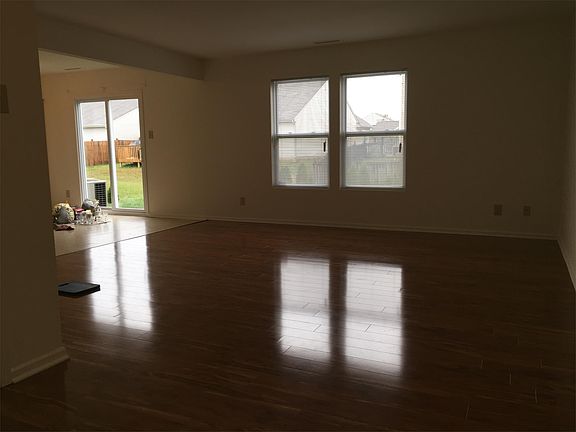 3rd image of 684 Loon Ln