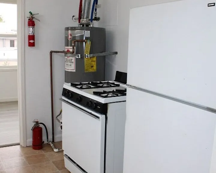 4010 Macdonald Ave — Photo 12