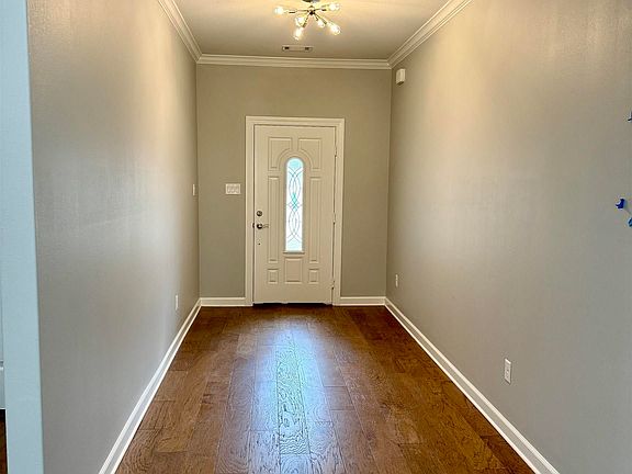 3rd image of 3209 Steeplechase Cir