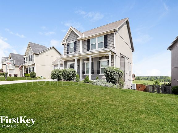 3rd image of 8944 NE Paw Paw Dr