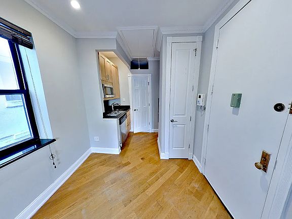 3rd image of 279 E 10th St APT 1