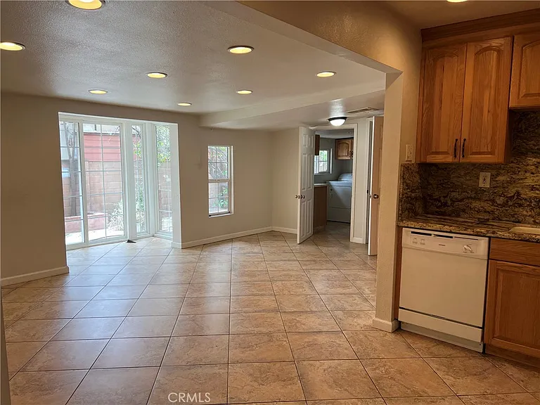 12752 Lemay St — Photo 12