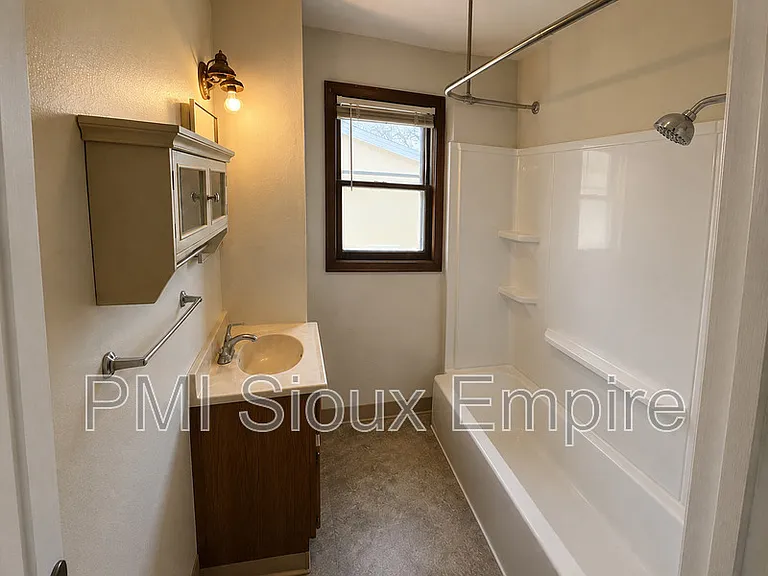 731 W 18th St #4 — Photo 7
