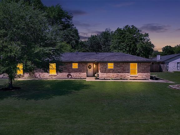3rd image of 103 Willow Lake Ln