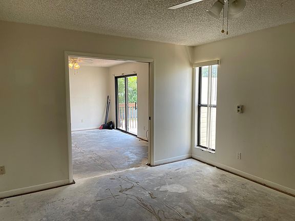 4th image of 641 Executive Center Drive #P-203