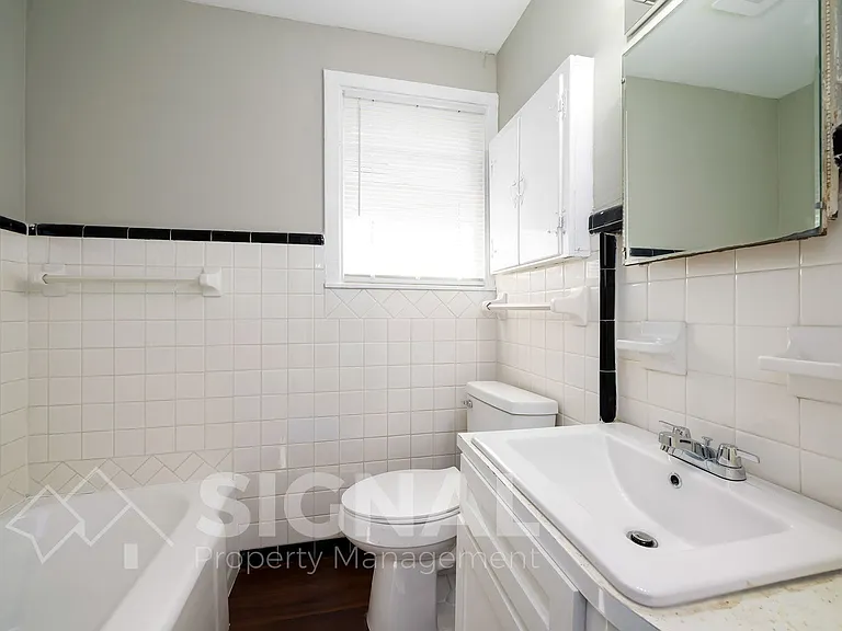 1524 33rd St — Photo 12