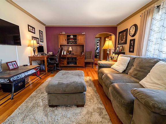 3rd image of 70 Vestal Ave