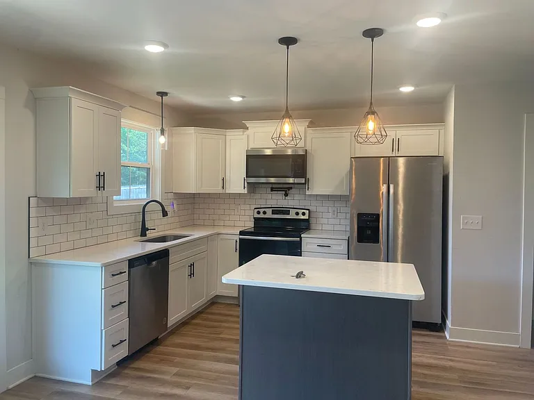 1313 Isaiah Dr — Photo 3