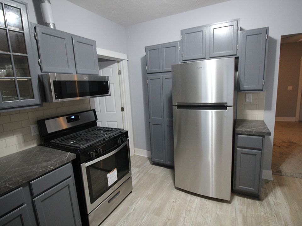 1st image of 620 Pine Ave NW #1
