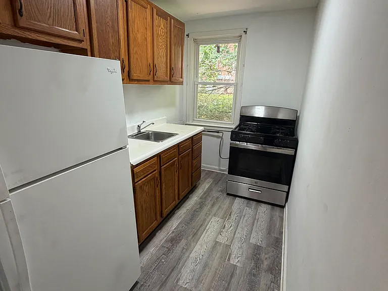 3121 W 2nd St #1 — Photo 1