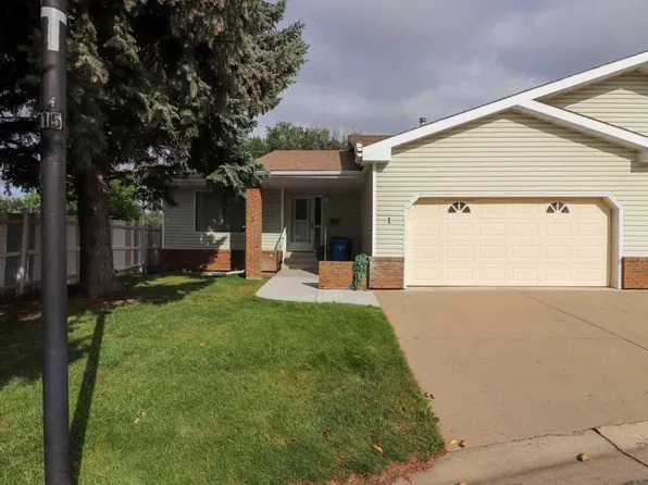 459 Carry Dr SE #1, Medicine Hat, AB T1B 3W1
