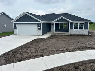 601 34th St, Peru, IL 61354