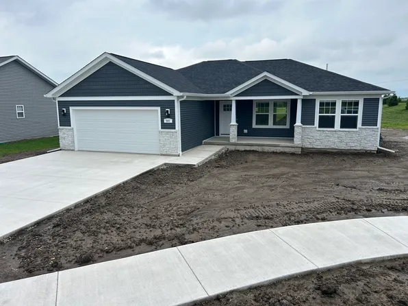 601 34th St, Peru, IL 61354