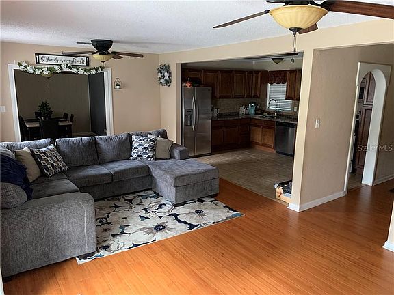 4th image of 960 Lila St