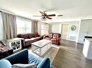 8656 Magnolia Dr, Seminole, FL 33777
