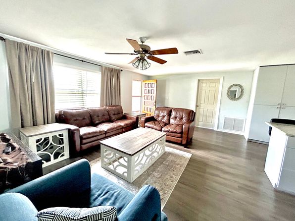8656 Magnolia Dr