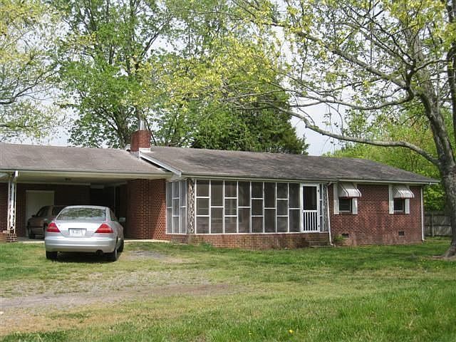 2nd image of 1555 Pleasant Grove Dr NE