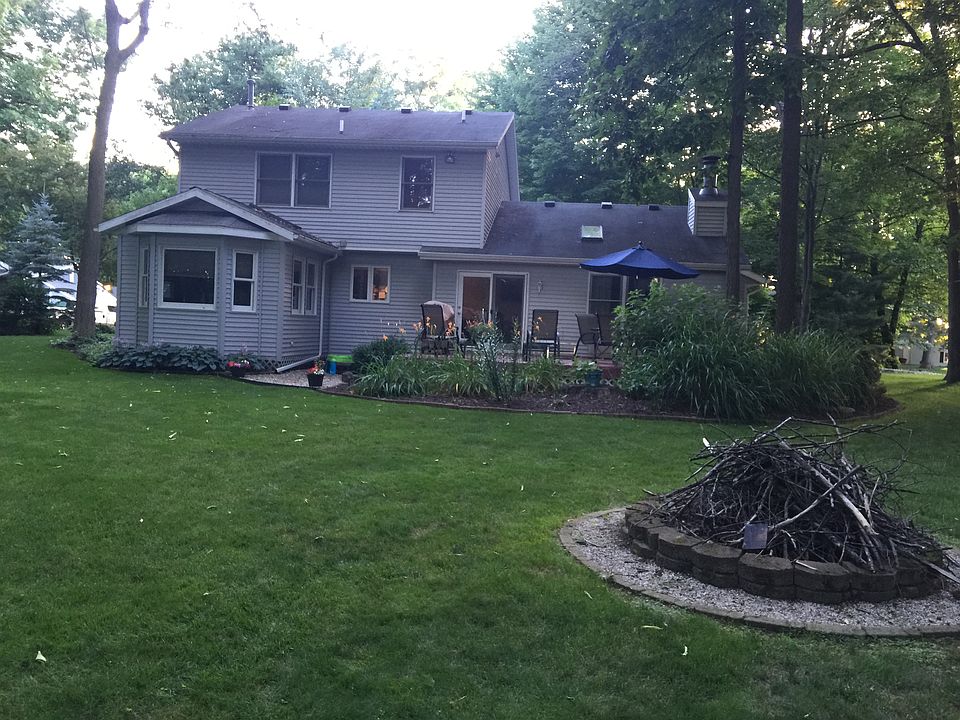 2nd image of 7100 Crescenda Dr NE