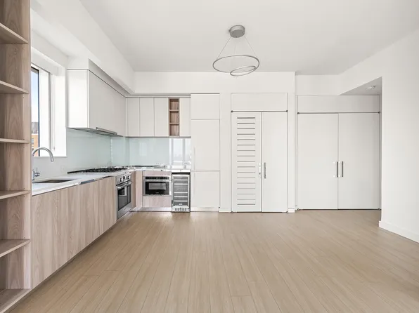 555 West 43rd Street image 18 of 19