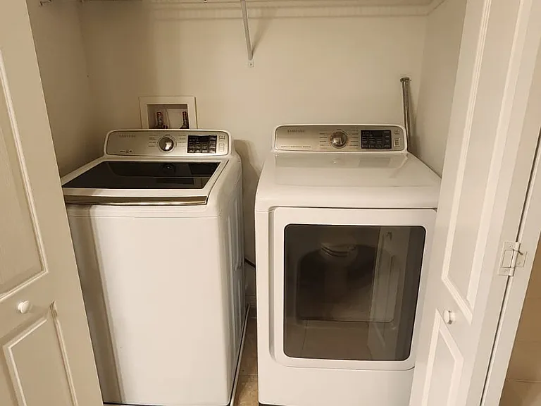 372 Carina Cir — Photo 10