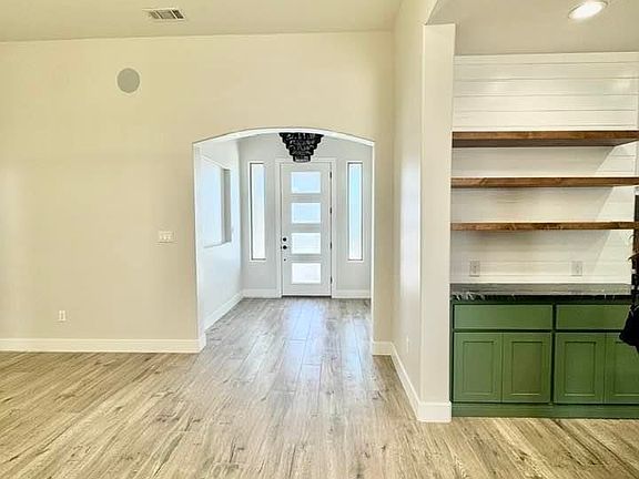 3rd image of 3805 Aquamarine Dr