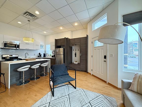 3rd image of 2200 W Chicago Ave APT 1F