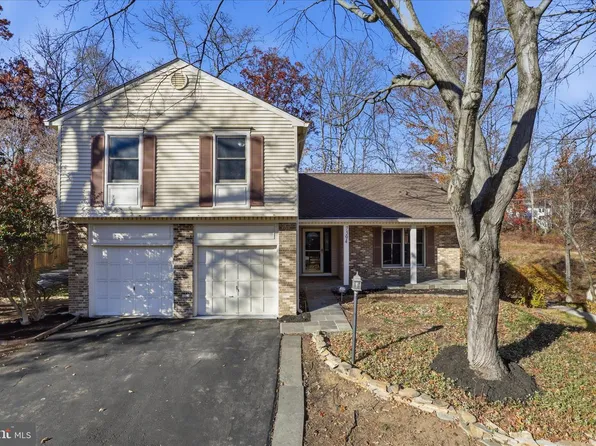 7594 Woodstown Dr, Springfield, VA 22153