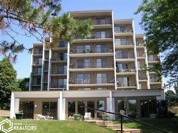 2700 N Shore Dr Unit 201, Clear Lake, IA 50428