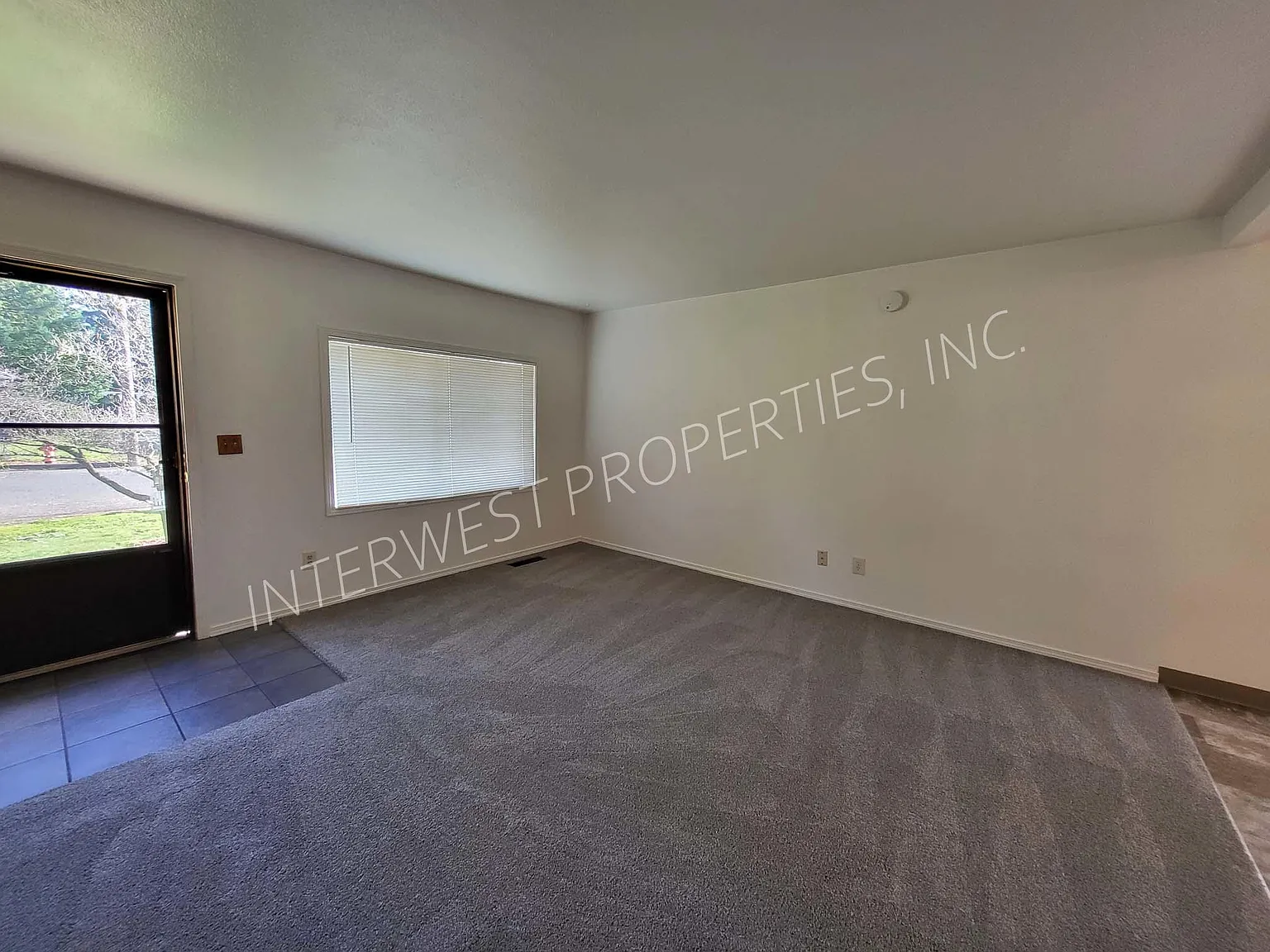3 bed, 908 sqft, $2,395 — Photo 4