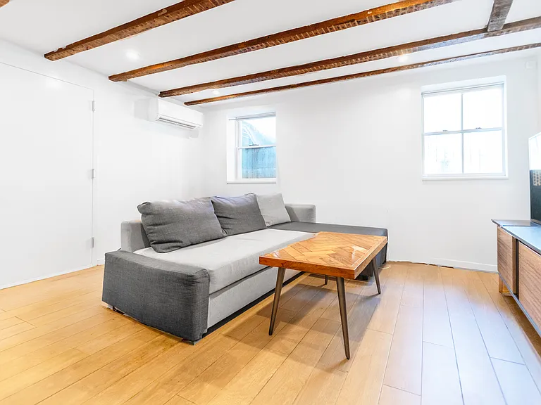 130 N 1st St #3 — Photo 1