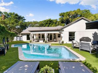 2570 Crayton Rd, Naples, FL 34103