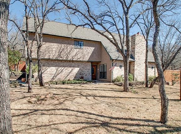 3rd image of 3420 Lakewood Ln
