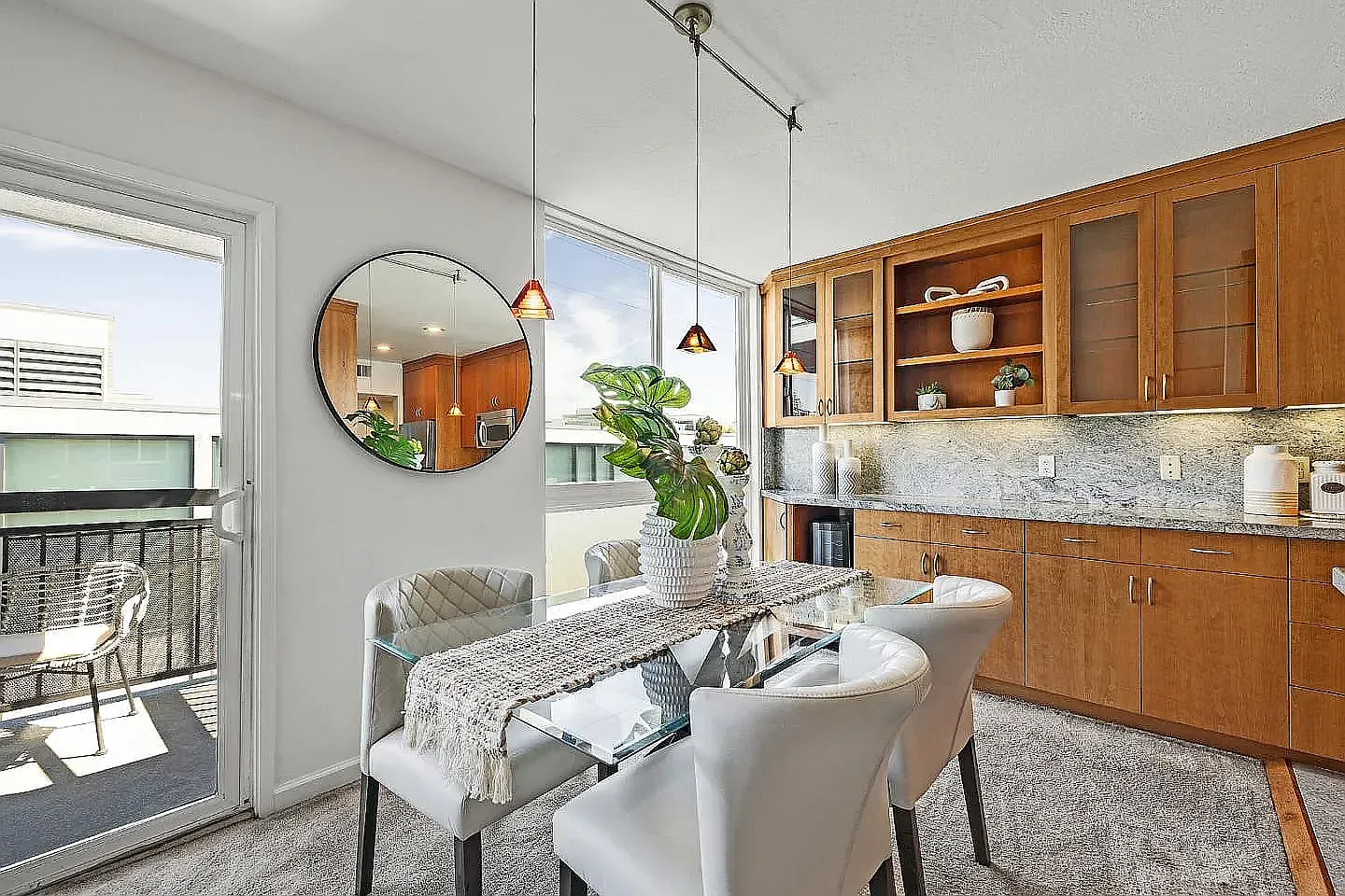 2 bed, 975 sqft, $3,550 — Photo 3