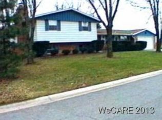 3452 Woodhaven Ln, Lima, OH 45806