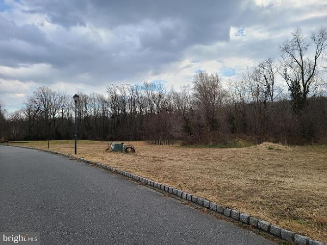 1st image of 227 Glen Haven Ct