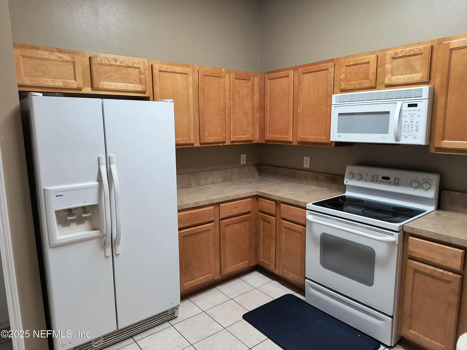 3 bed, 2.0 bath, 1335 sqft, $1,345 — Photo 2