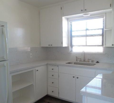 2nd image of 220 Park Ave APT 6