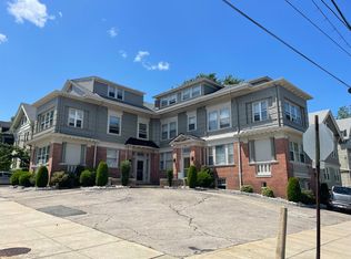 374 Lloyd Ave APT 10, Providence, RI 02906