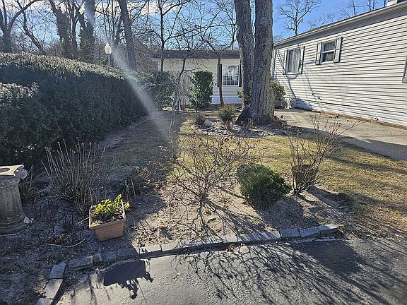 5th image of 37 Hubbard Ave Unit 49