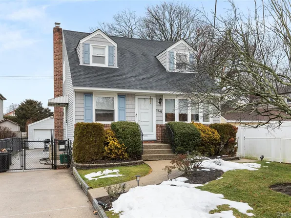 2341 Dobson Avenue, Merrick, NY 11566