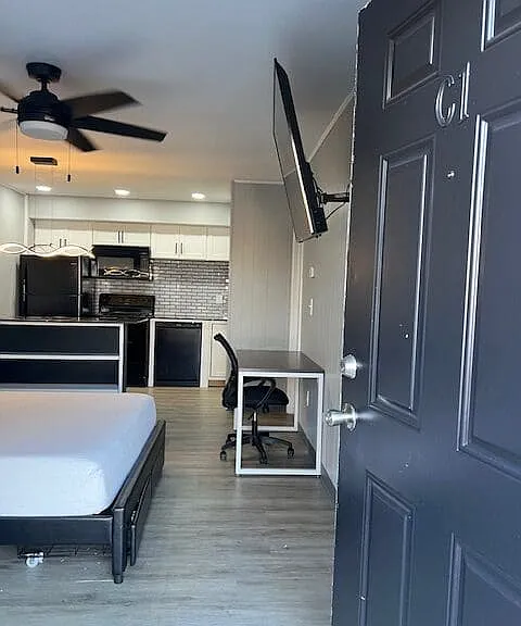 401 Smith Dr #STREETC1 — Photo 2