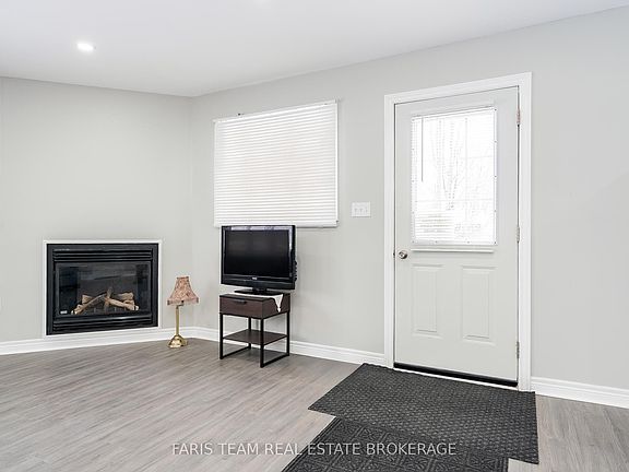 4th image of 3554 John St
