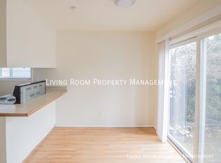4218 SE Ivon St, Portland, OR 97202