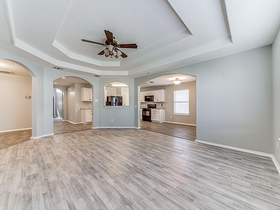 3rd image of 6707 Raintree Place