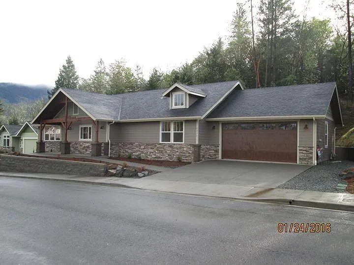 2317 SE Wyndham Way photo 1